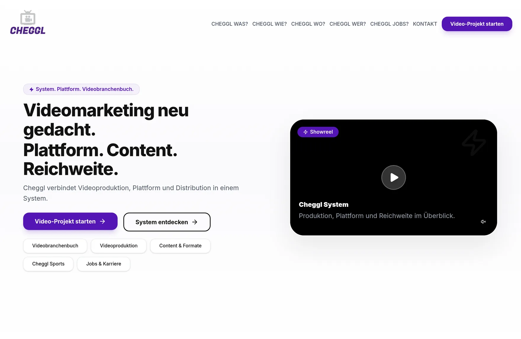 The cheggl.info home page on a laptop: “Videomarketing neu gedacht. Plattform. Content. Reichweite.” next to the Cheggl System showreel
